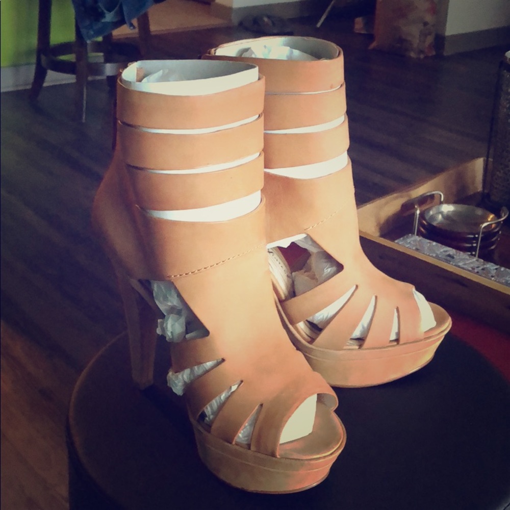 Modern Vintage Georgie Platform Booties “NEW”